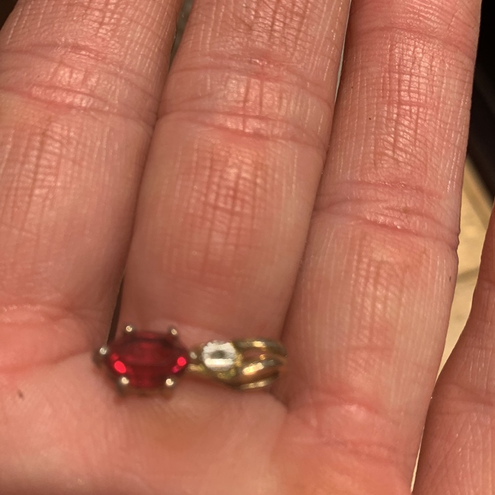 Red ruby charm - Picture 4 of 4